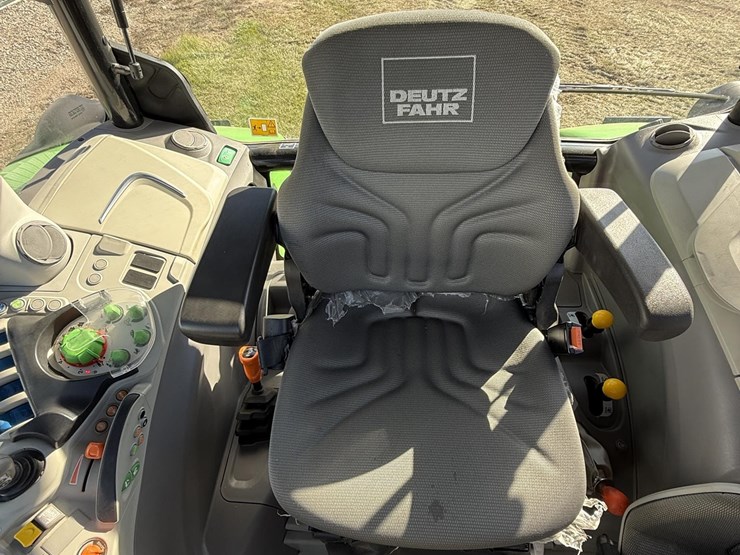 deutz-faur-w/-loader-image-17