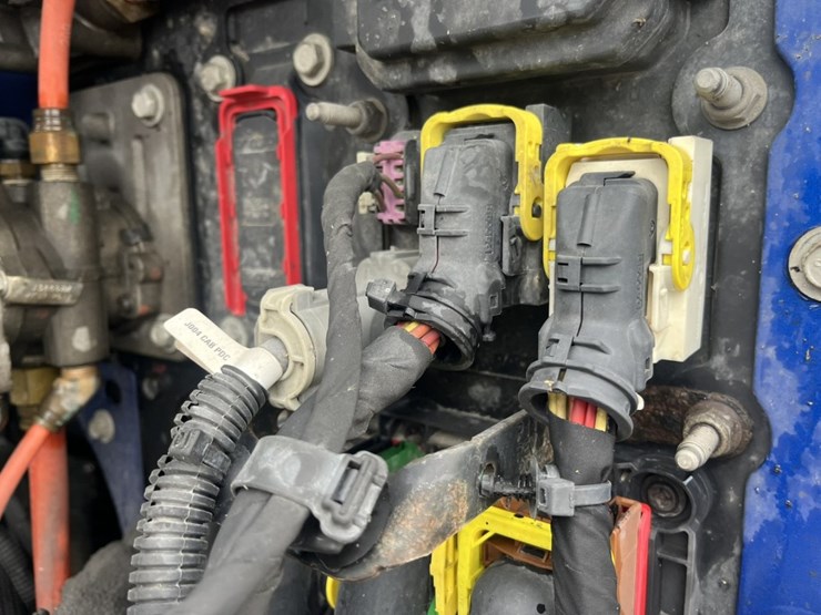 2020-kenworth-t680-image-11