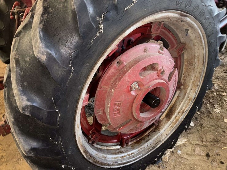 1965-farmall-656-tractor,-open-station,-gas,-nf,-fenders,-15.5-38-rears,-(3)-pair-of-rear-wheel-weig-image-9