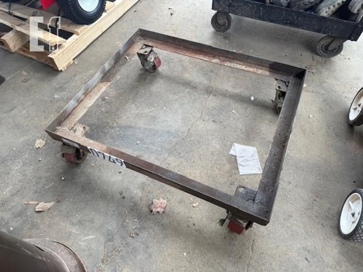 3'x3'-metal-cart-w/-wheels-image-4