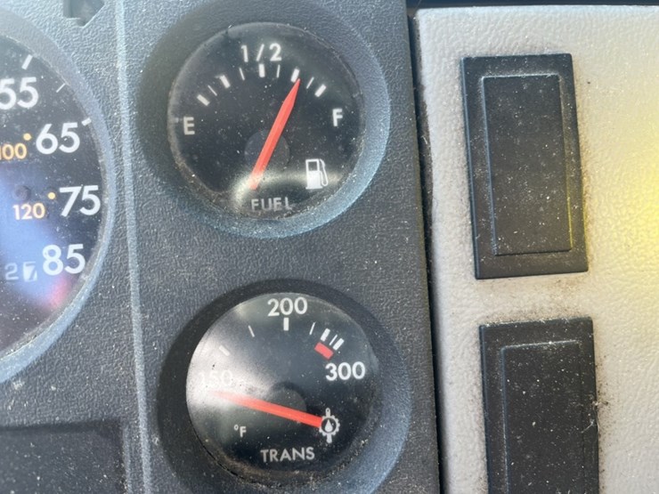 1996-freightliner-fl80-image-149