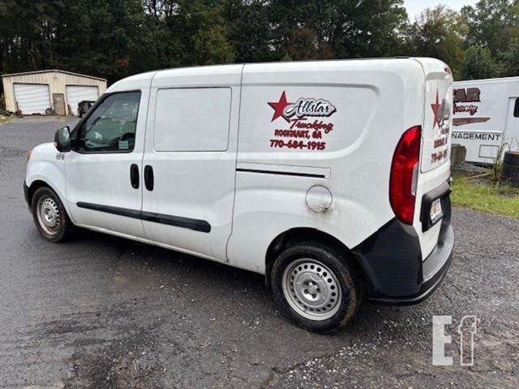 2017-dodge-ram-van-image-3