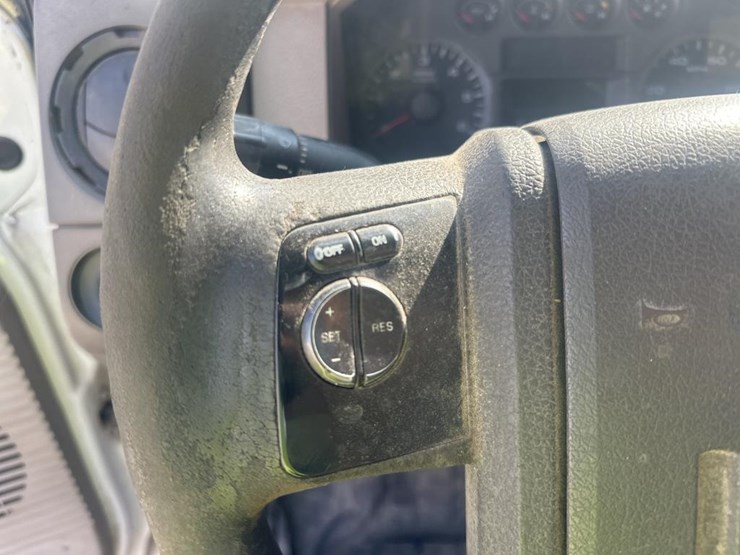 2010-ford-f250-image-26