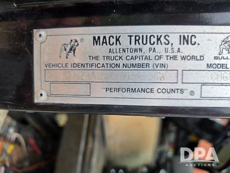 2001-mack-ch613-image-24