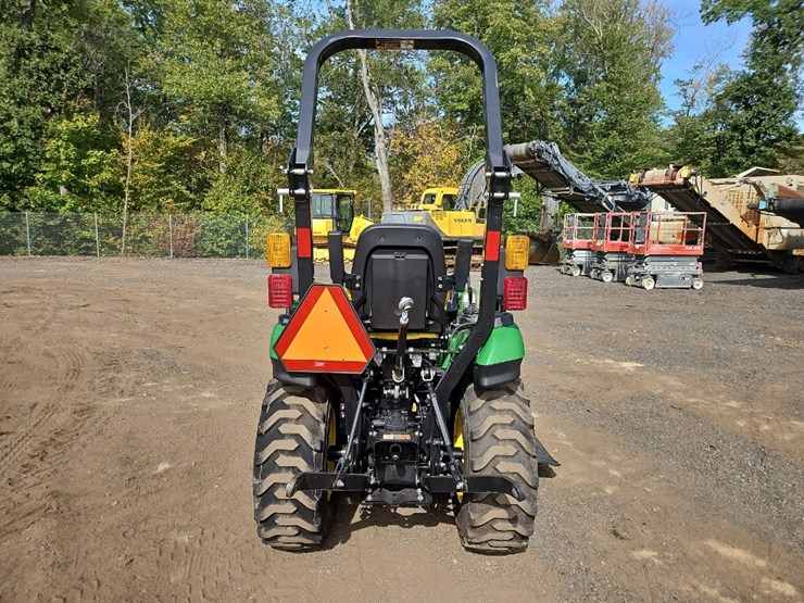 2021-john-deere-2025r-image-6