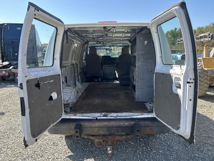 2014-ford-e250-image-33