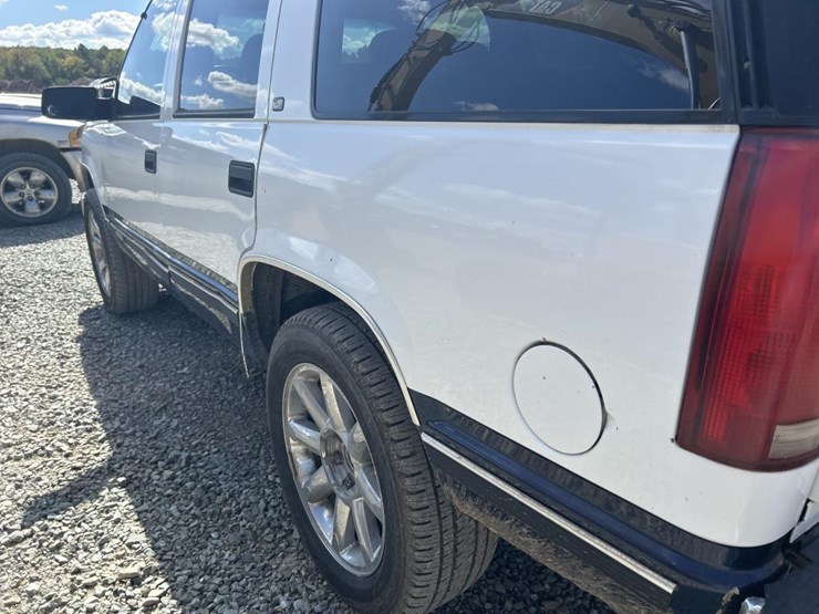 1997-chevrolet-tahoe-image-16
