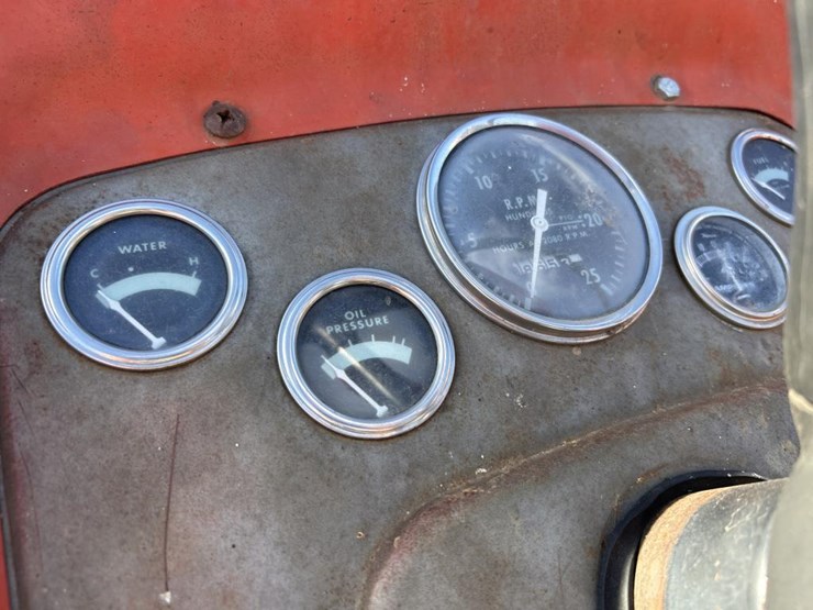 massey-ferguson-165-image-43