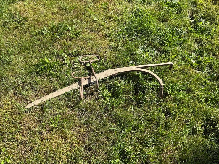 hay-saw-and-2-bale-hooks-image-3