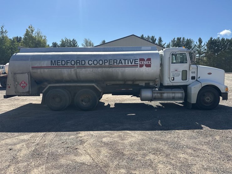 2005-peterbilt-385-image-6