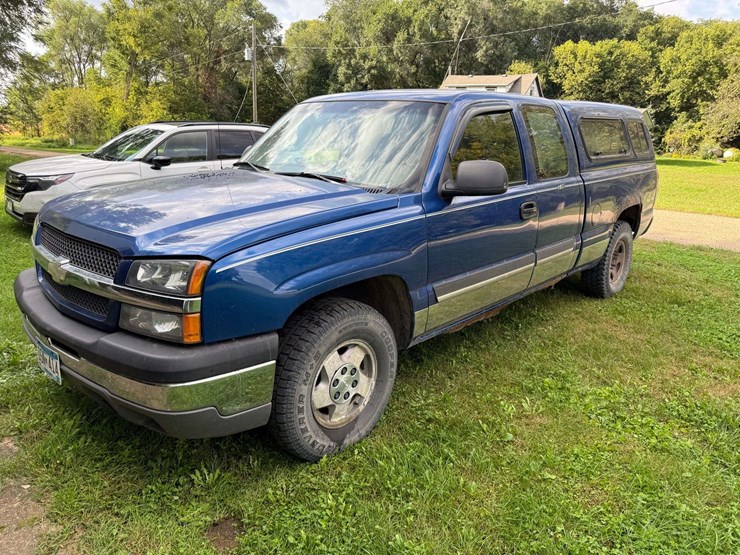 2003-chevrolet-extended-cab-pickup-with-topper,-4x4,-261,233-miles,-v8,-automatic-transmission,-per-image-1