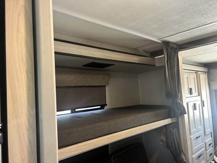 2023-ford-e450-image-76