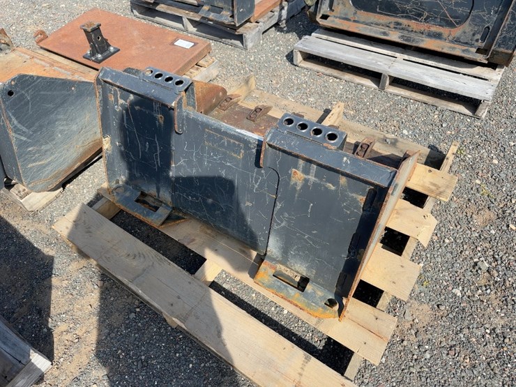 bobcat-36"-bucket-with-teeth-image-4