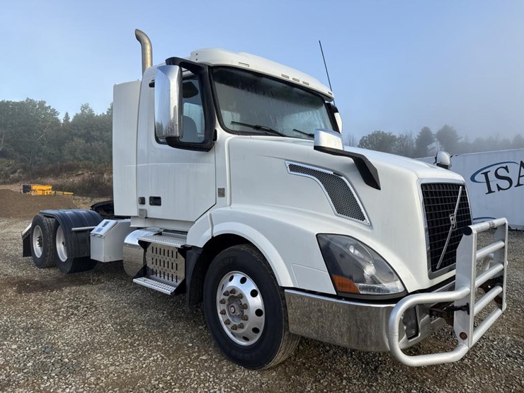2016-volvo-10-image-7