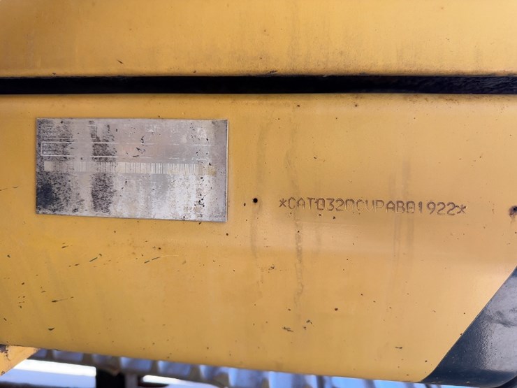 2004-caterpillar-320cl-hydraulic-drill-rig-image-49