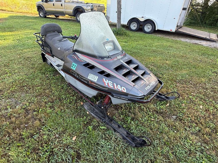 1990-polaris-indy-trail-deluxe-2-up-snowmobile,-5,944-miles,-electric-start-and-reverse,-runs-good-a-image-2