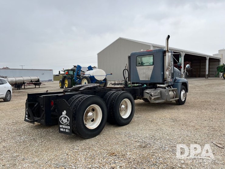 1989-freightliner-day-cab-truck-(jn0784,-unit-06815)-image-10