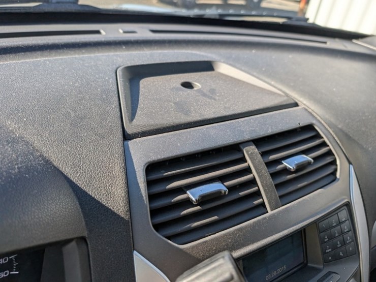 2014-ford-explorer-image-33