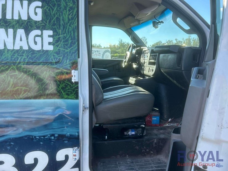 2019-chevrolet-express-2500-image-27