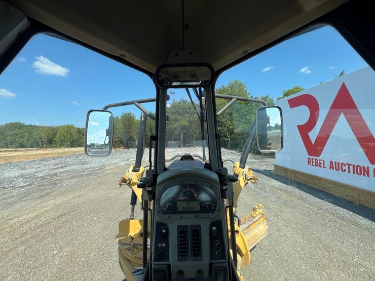 caterpillar-140m2-image-44