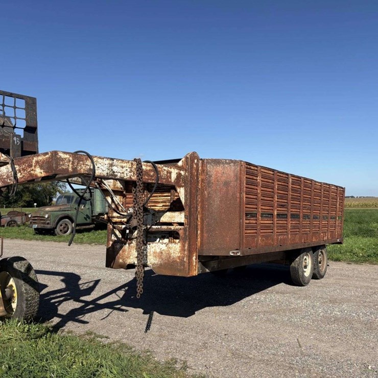 5th Wheel Trailer, 16’, 80” Wide, 42” Sides, Steel Floor and Sides, Hoist, Tandem Axle, 7.00-15 Tire