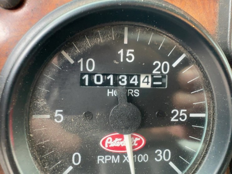 2004-peterbilt-330-image-26