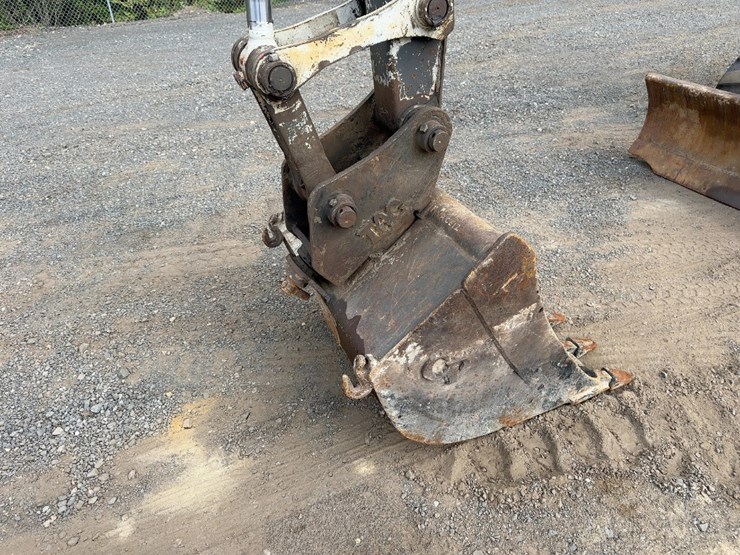 2005-takeuchi-tb175-image-13