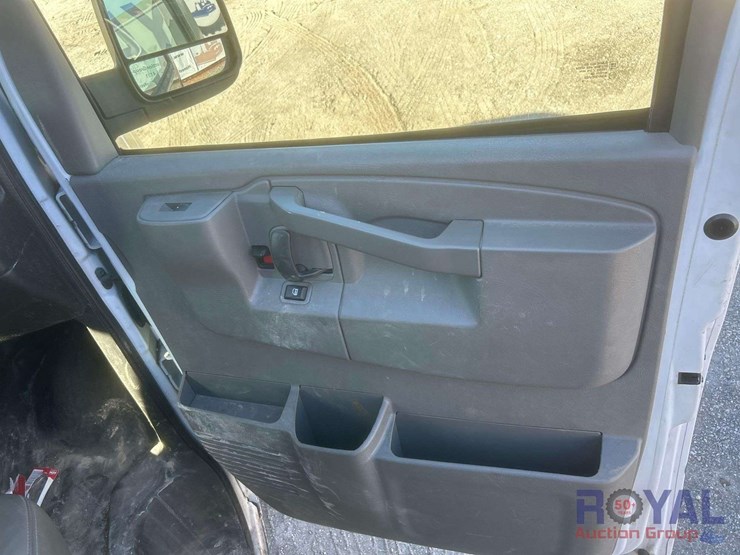 2019-chevrolet-express-2500-image-26