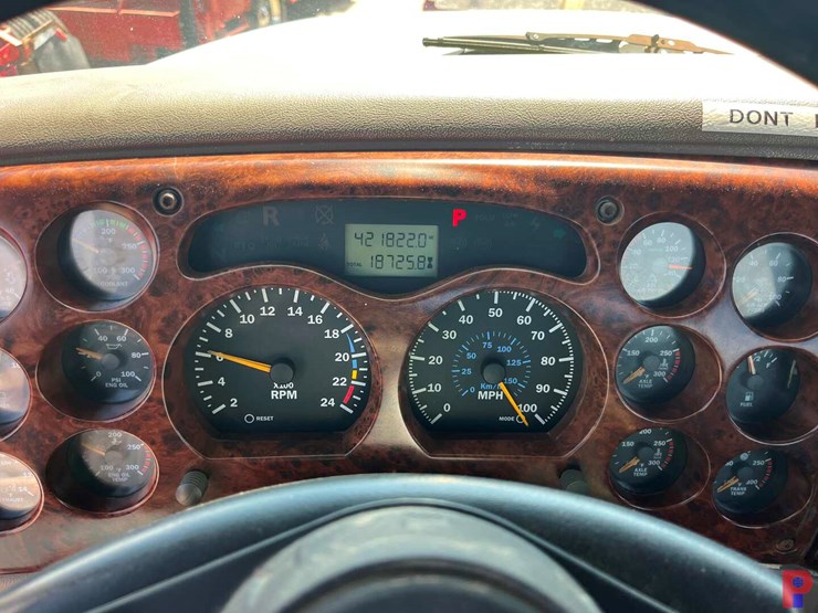 2001-mack-ch613-image-15