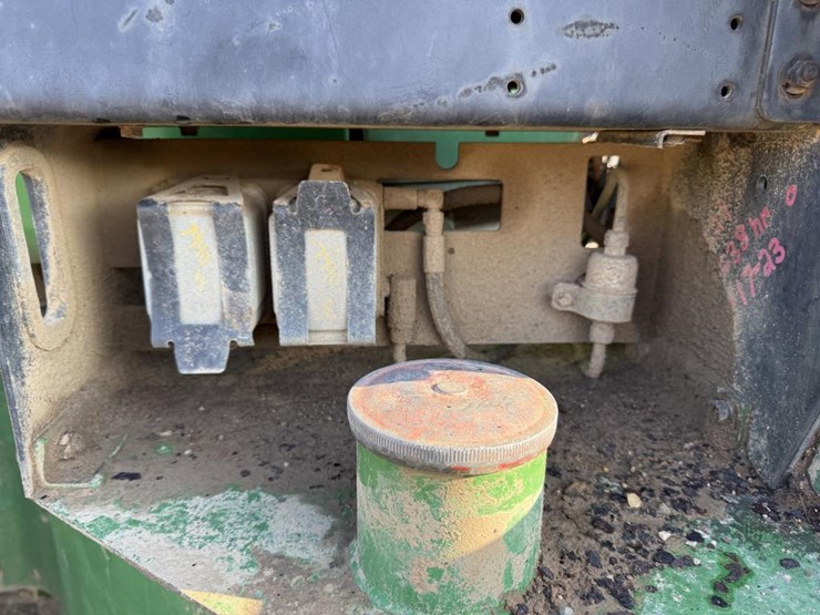 john-deere-8450-image-22