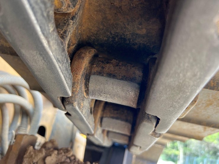 2016-caterpillar-d5k2-xl-image-18