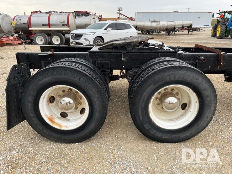 1989-freightliner-day-cab-truck-(jn0784,-unit-06815)-image-35