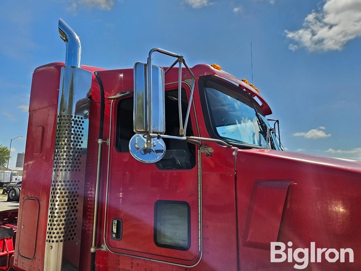2012-kenworth-t800-image-15