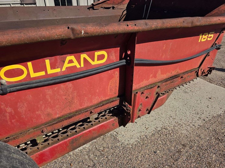 new-holland-185-image-29
