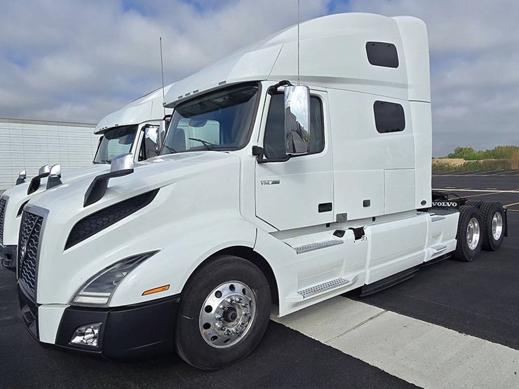 2024-volvo-vnl-760-image-1
