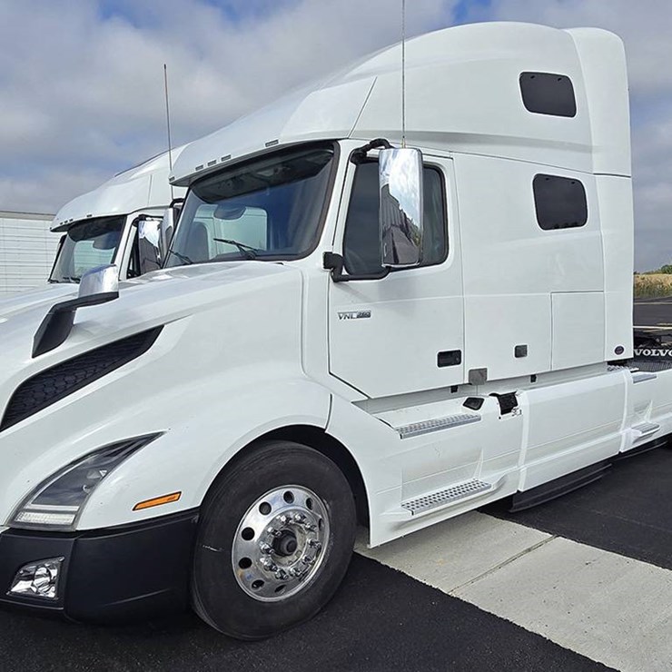 2024 VOLVO VNL 760