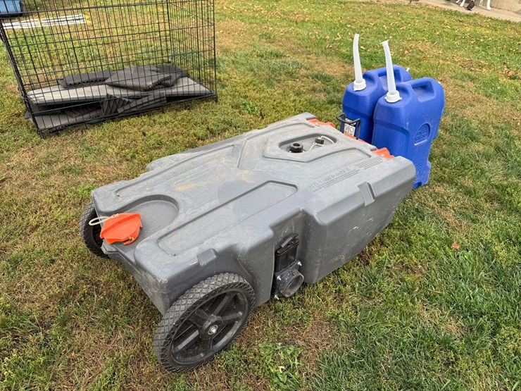 36-gallon-rv-septic-caddy-and-(2)-6-gallon-water-tanks,-buying-all-for-one-money-image-2