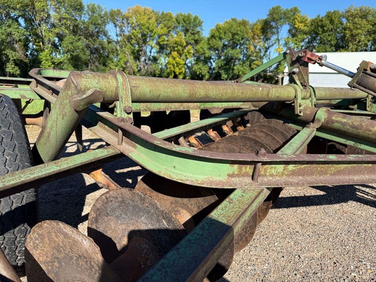 john-deere-12-image-8