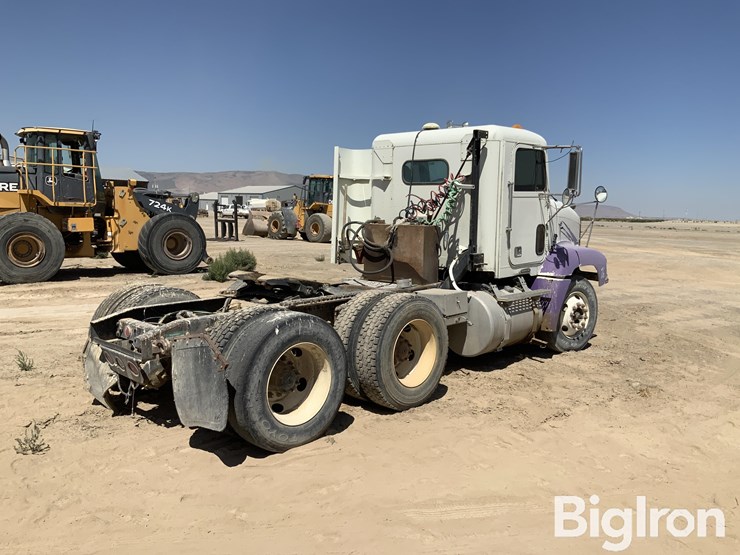 1997-freightliner-fld112-image-5