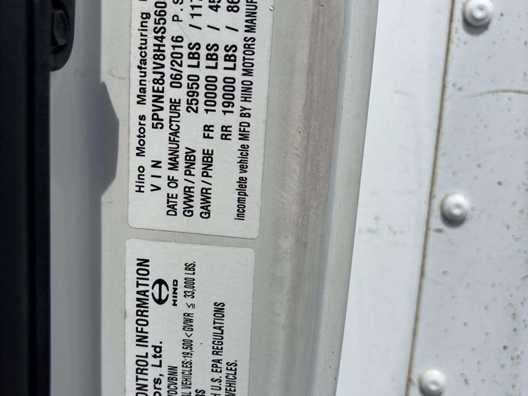 2017-hino-268-image-6
