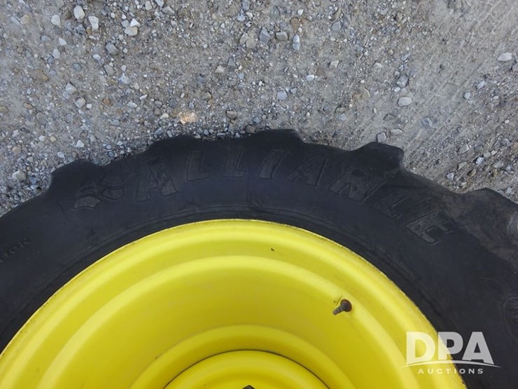 2021-john-deere-f4365-image-56