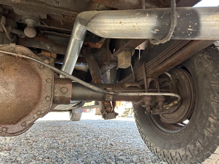2005-gmc-2500-image-25