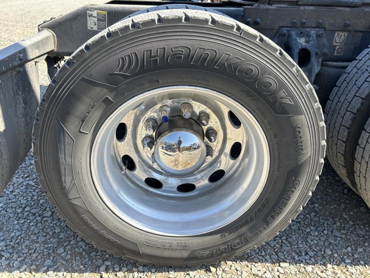 2019-peterbilt-579-image-77