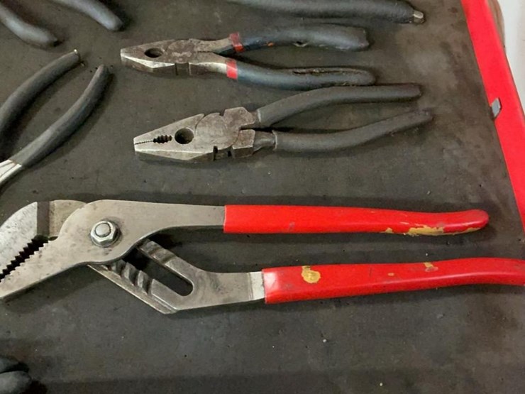 #105-•-us-general-tool-chest-and-assorted-tools-image-38