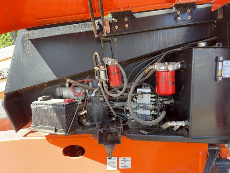 2015-jlg-600s-image-14