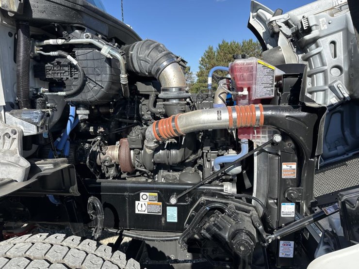 2025-kenworth-t880-image-60