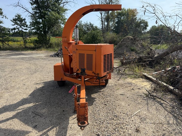 #1233-•-towable-wood-chipper-image-8