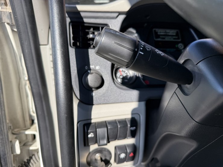 2020-peterbilt-579-image-47