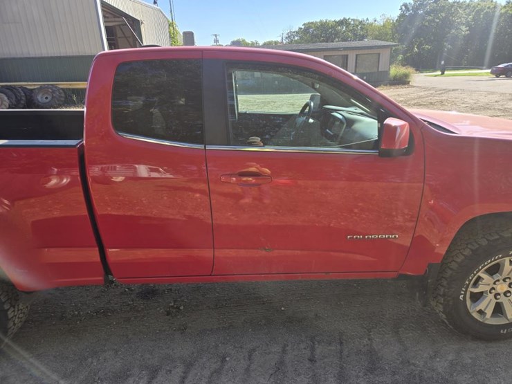 2015-chevrolet-colorado-image-15