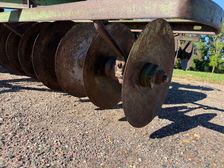 john-deere-12-image-13